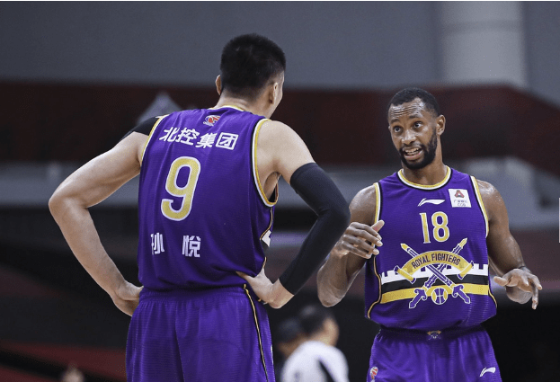 包含山东泰山内部会议纪要流出：赛前手感冰凉，全明星赛使命明确，更衣室氛围转暖的词条-开云综合服务