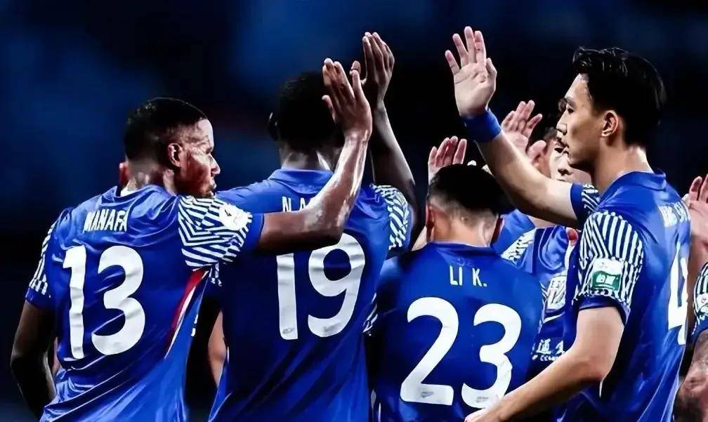 包含上海申花训练开放日，关键时刻内部沟通引欢呼，德甲在即，心理建设被强调的词条-开云